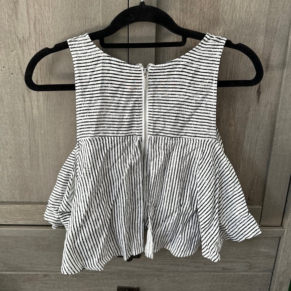 Guess Top - Picture 2 of 5